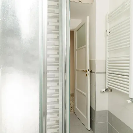Guesthost - Citta Studi With Balcony * Mailand