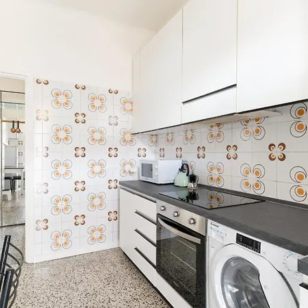 Guesthost - Citta Studi With Balcony Appartement *